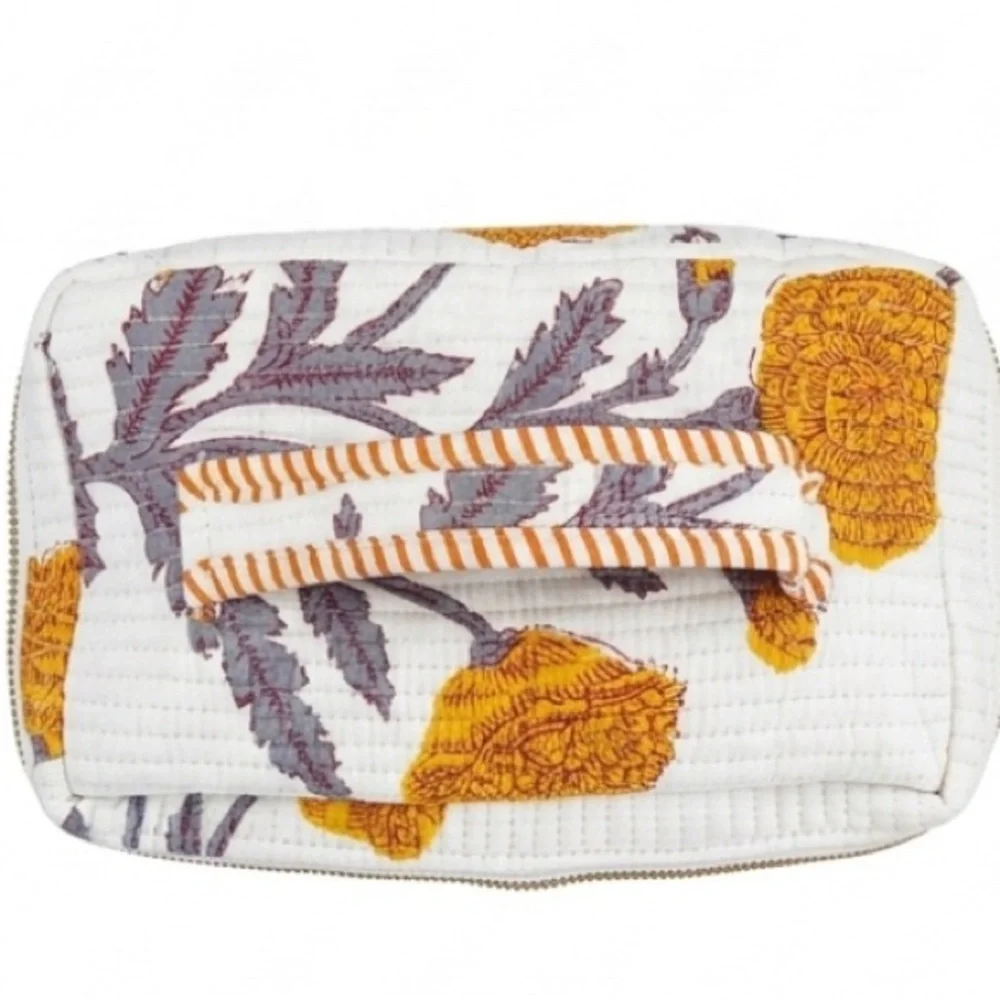 NWOT White Floral Woven Cosmetic Vanity Bag